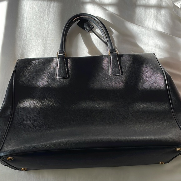 Prada Saffiano leather extra large double zip Galleria tote in black - Picture 7 of 17